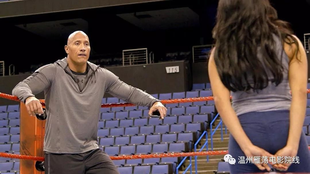 讲述了摔跤手佩奇在家人的支持下一步步成为了wwe最年轻的冠军