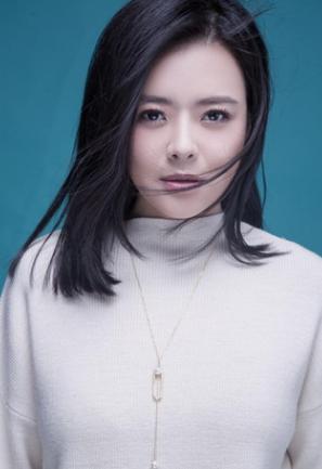 东方卫视的著名主持人陈辰她现近照爆出如今活成了这样子