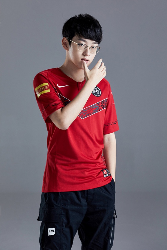 中單:edg.scout(李汭燦)