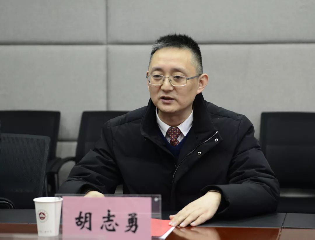 中铁二局集团有限公司党委常委,副总经理胡志勇先生发言表示:中心的