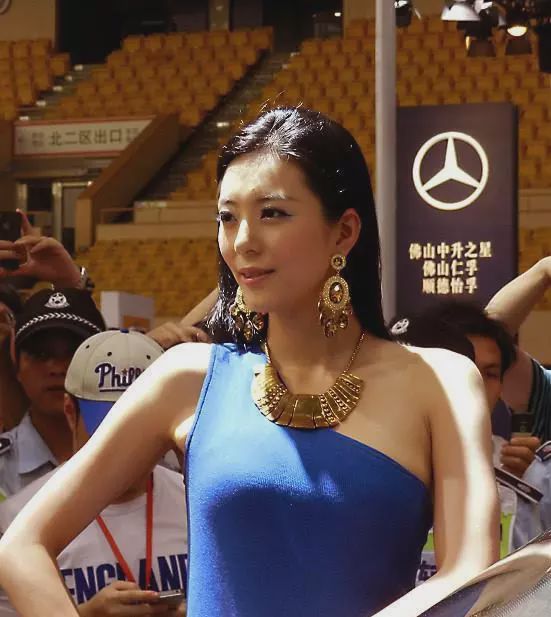 中国"第一魔鬼身材",曾被奔驰,宝马争抢,现在却沦为路人_艾尚真