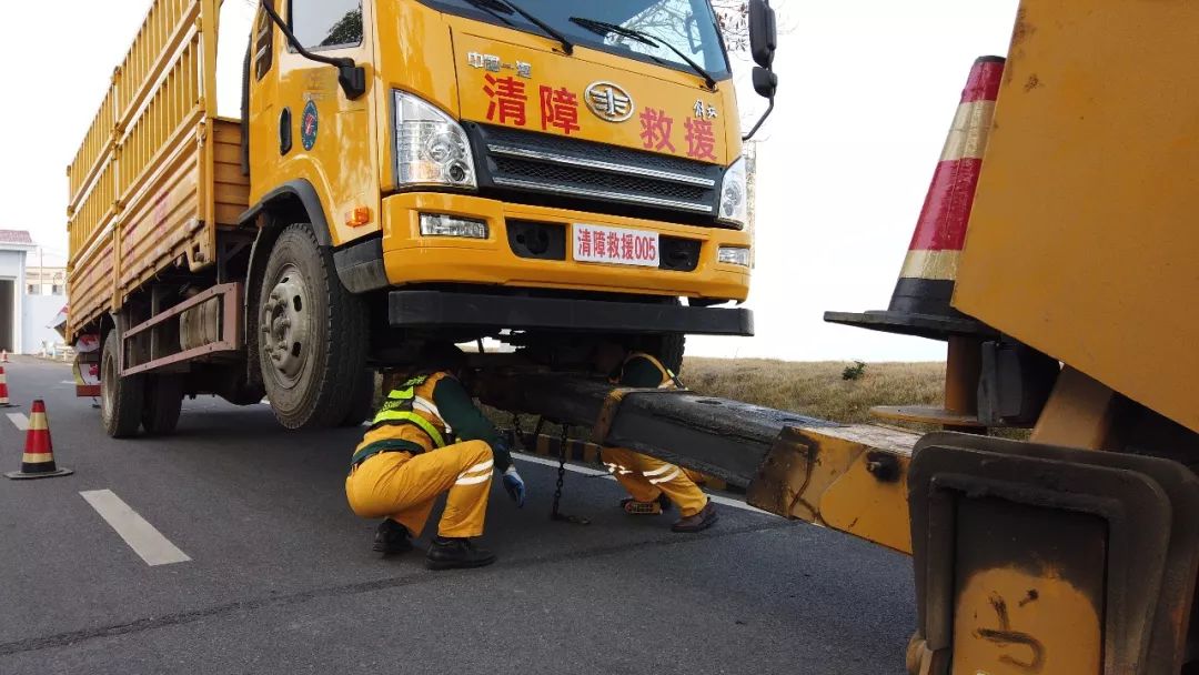 【備戰春運】應急路救大隊開展清障救援業務技能競賽活動_車輛