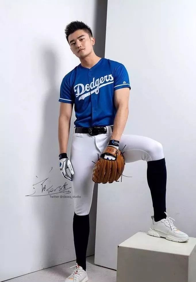 妹 子微 笑晨 风很多时候,对孩子的最好教育,这三条就够了:1.示范;2.