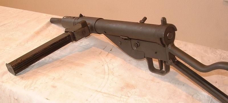 二战危急时刻设计的一款冲锋枪,因频频走火,让士兵白白牺牲