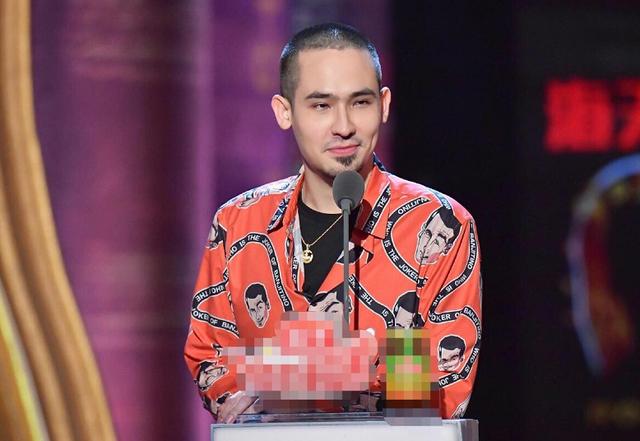 曾参演《吐槽大会》第二季,《脱口秀大会》第一季,第二季与《奇葩说》