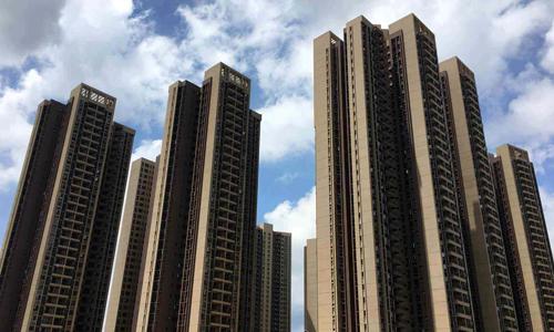 说不准一些开发商就不按常理出牌,在一栋栋高楼中间盖几个小高层建筑