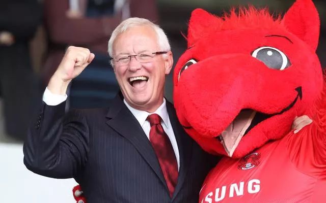 深度人物巴里赫恩身价8200万英镑的工人阶级