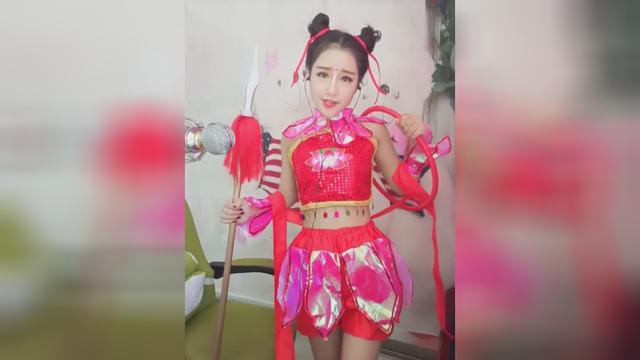 网红cos哪吒却变成了红孩儿