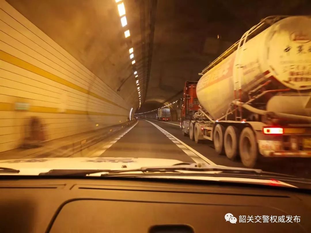 1,乐广高速韶关北段桥隧群危险路段(k23