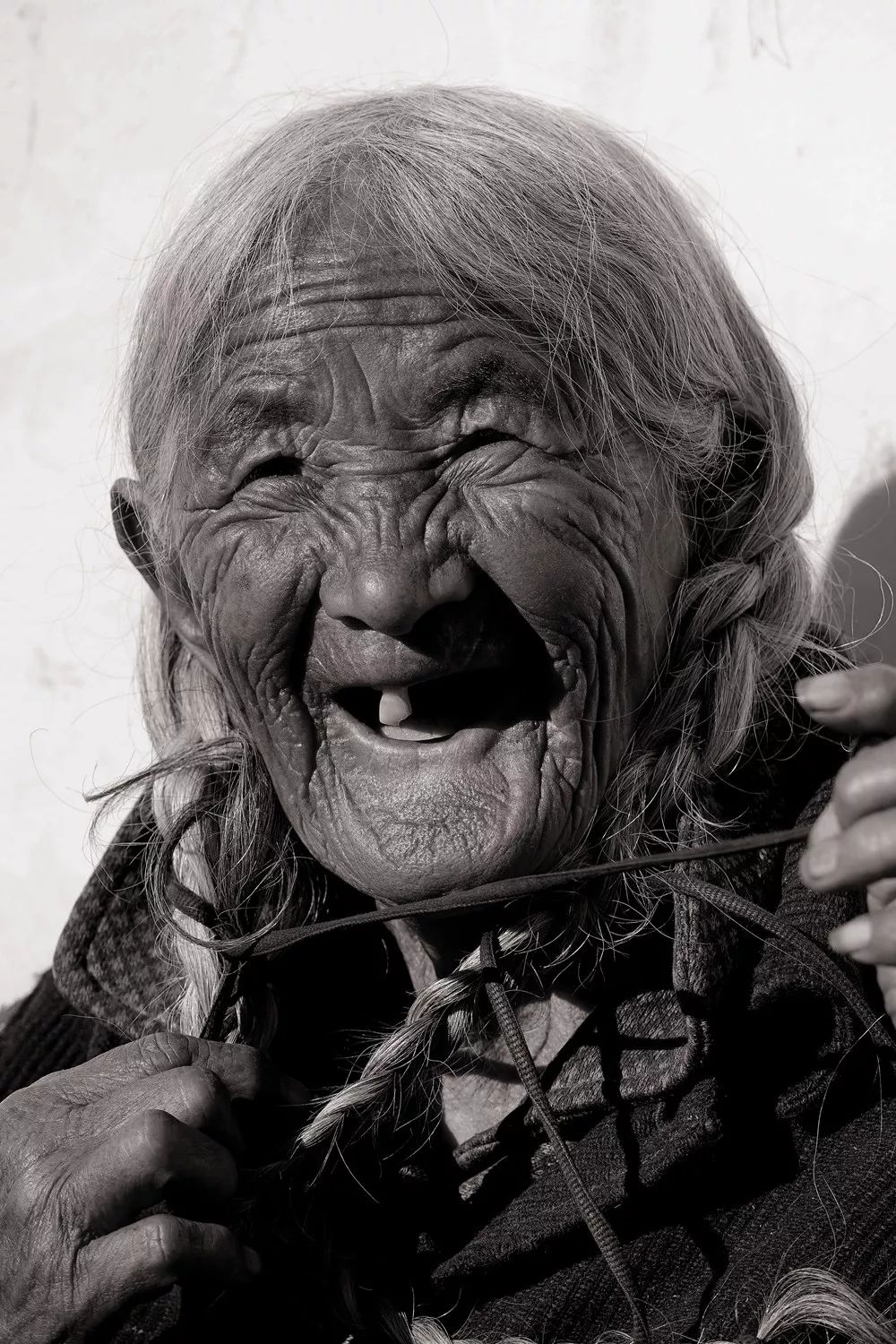 人文肖像何平大凉山彝族人纯真的笑脸