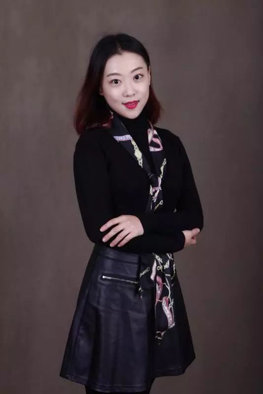 李佳1946年出生于吉林省,工铜锤花脸,国家一级演员,天津京剧院主要