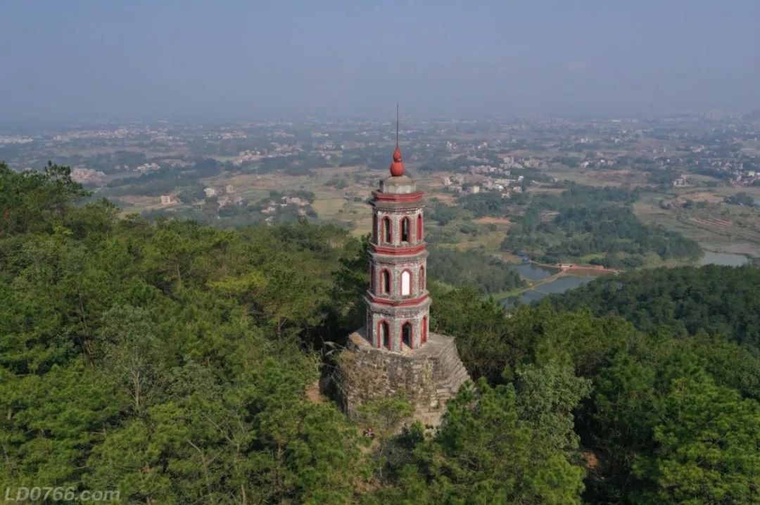石牛山位于素龙街道大榄村,自明清以来是罗定八景之一,高达250米.