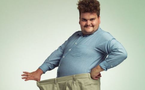 男人啤酒肚略显油腻3个方法帮你减掉肚子赘肉