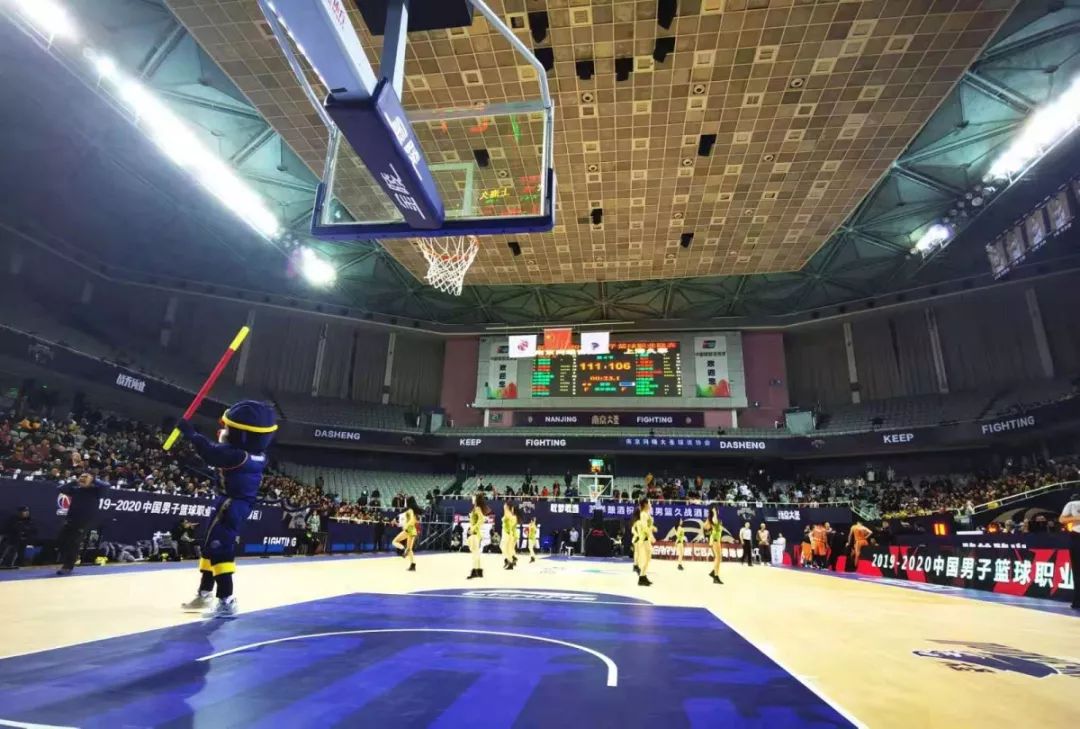 如果说秦淮河孕育了南京古老的文明,那么五台山体育馆见证了江苏篮球