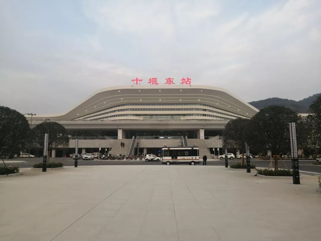 回家路上激情澎湃,记得捎上这份叫注意安全的爱_十堰