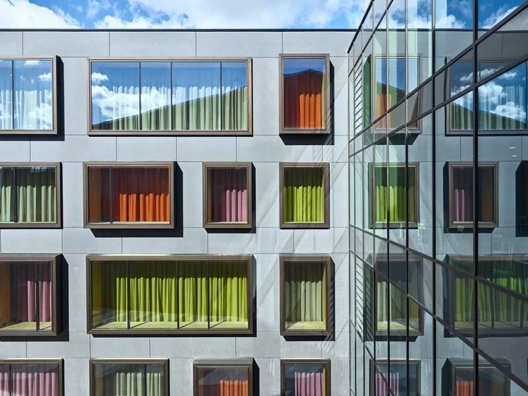 值得学习的「建筑立面开窗」36 例