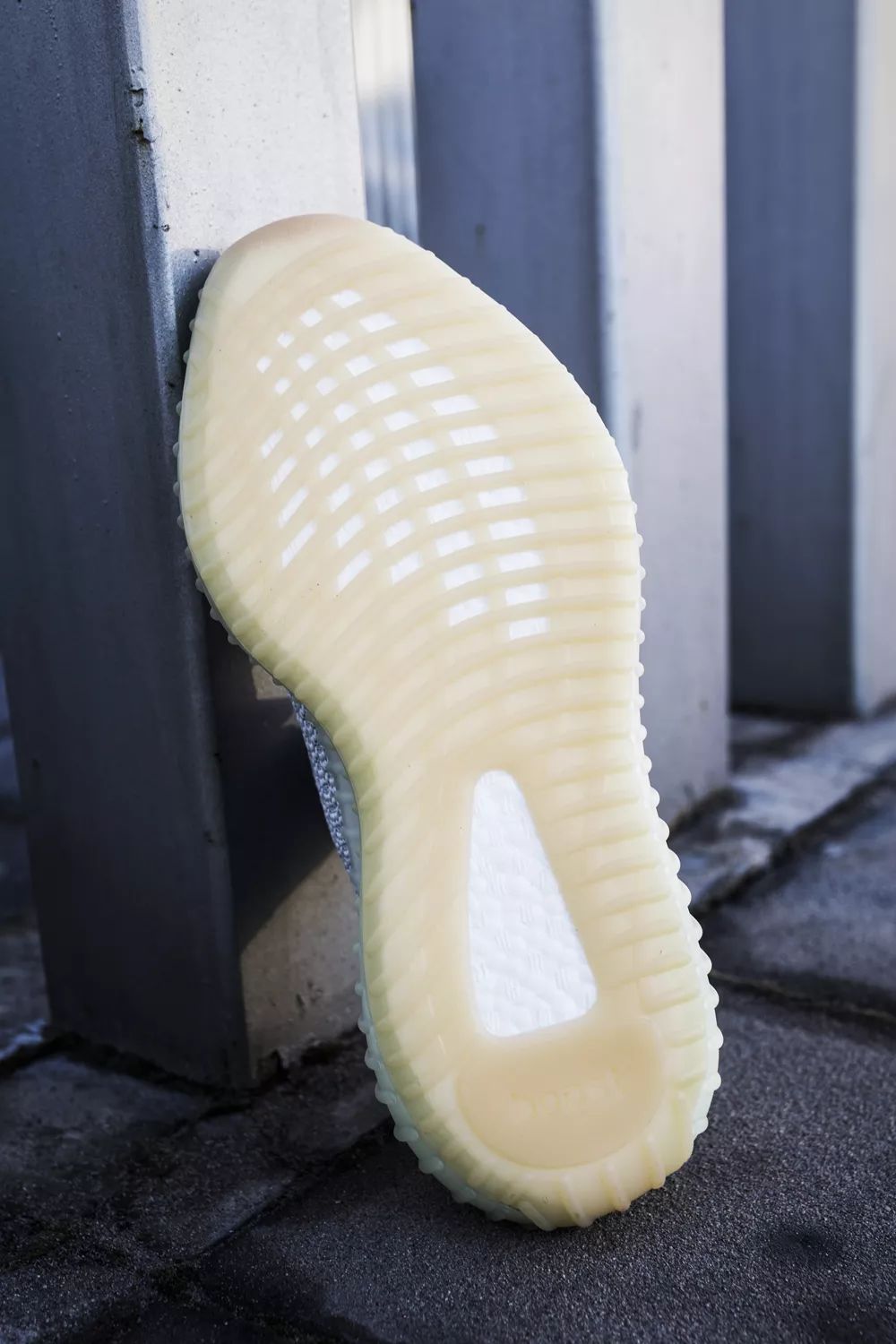 氧化天使yeezy350v2抢先开箱尺码选择要注意
