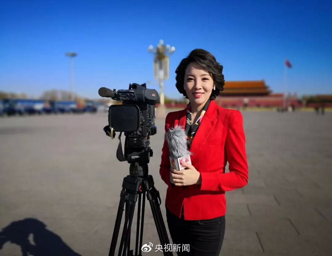 原创主持人大赛32岁刘妙然vs25岁王嘉宁前者成熟老练后者温和睿智