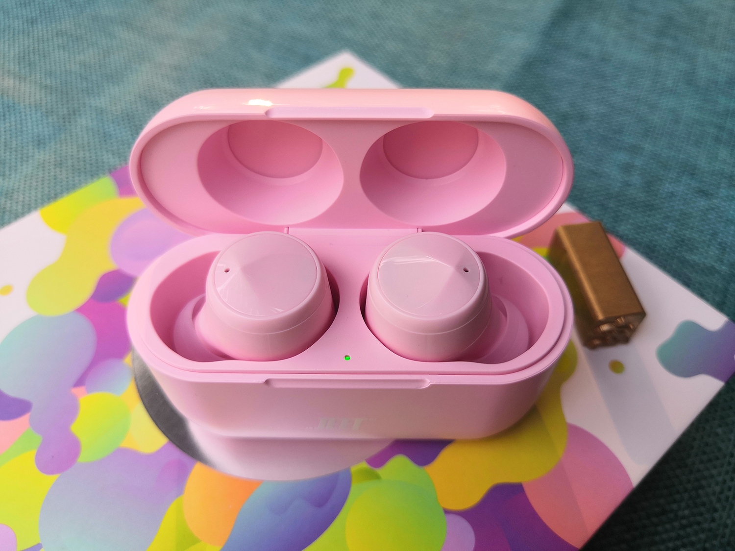 遇见清新马卡龙jeetairbass无线蓝牙耳机感受时尚好声音