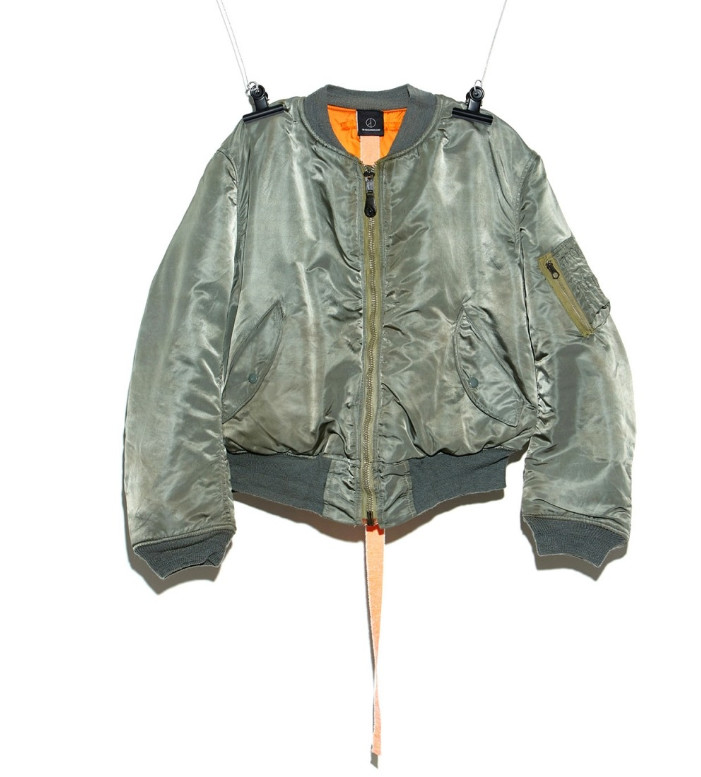 原创权志龙亲自剧透peaceminusone全新飞行夹克刚刚上线