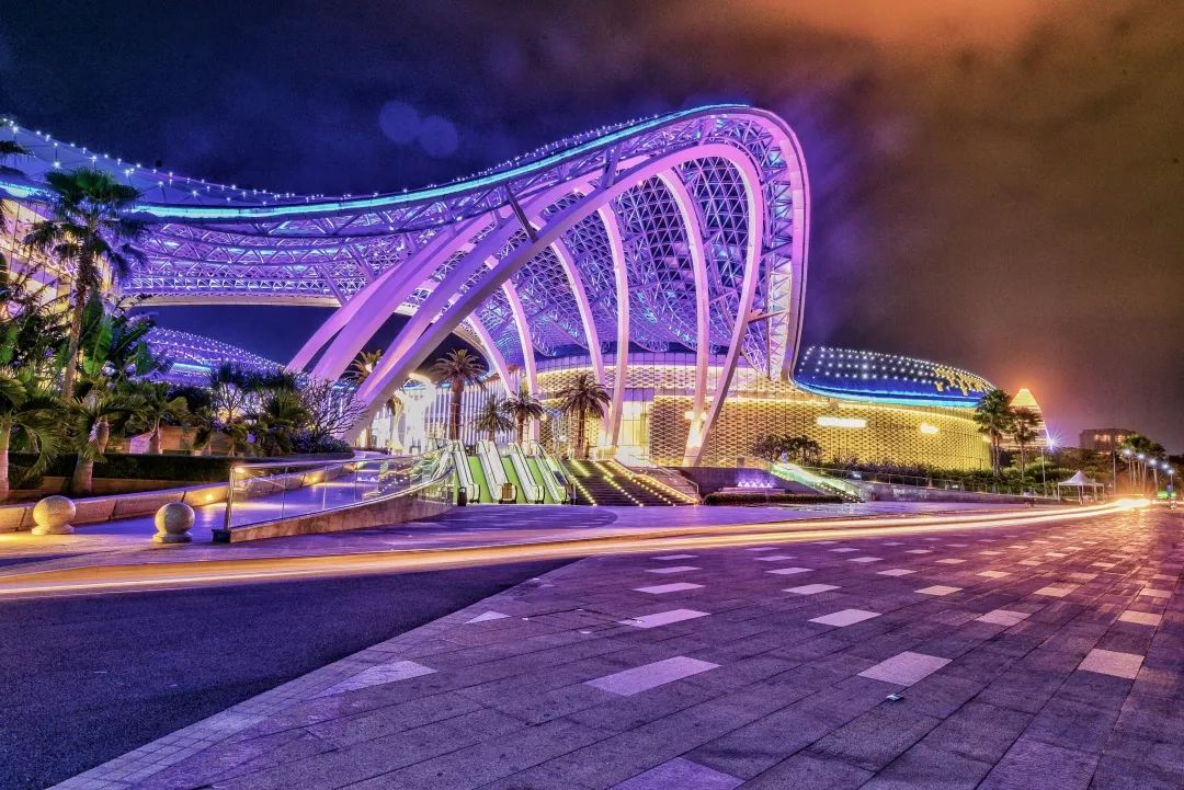 简妮聊天室 | 天天与几百万顶奢珠宝打交道,是一种什么工作体验?