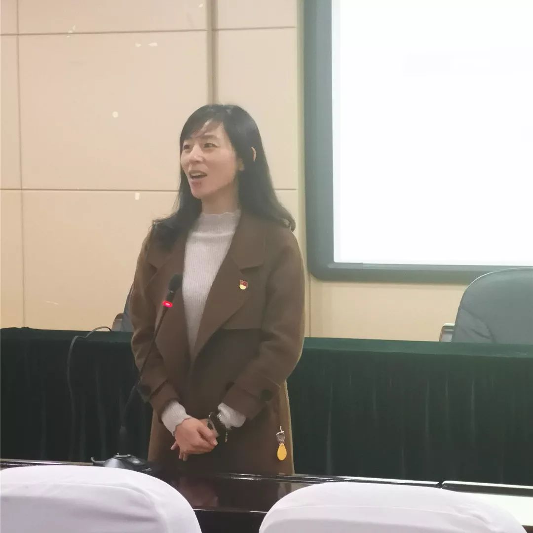 上城区青少年活动中心金莹主任,区音乐教研员黄燕老师和美术教研员王