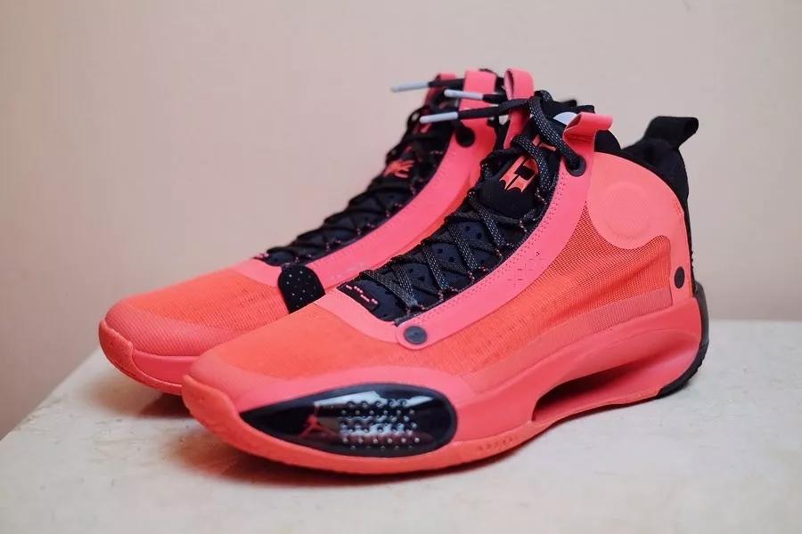 今日上脚aj34郭艾伦全明星配色詹姆斯又来带货了