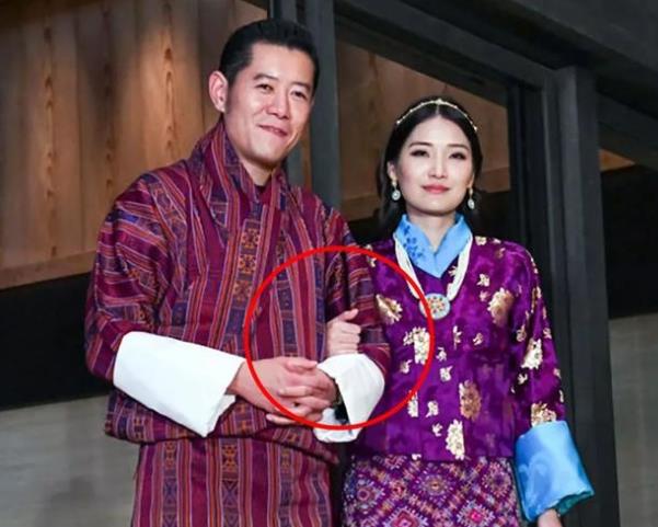 原创29岁不丹王后变温柔昔日跟国王零交流怀二胎后开始甜蜜牵手