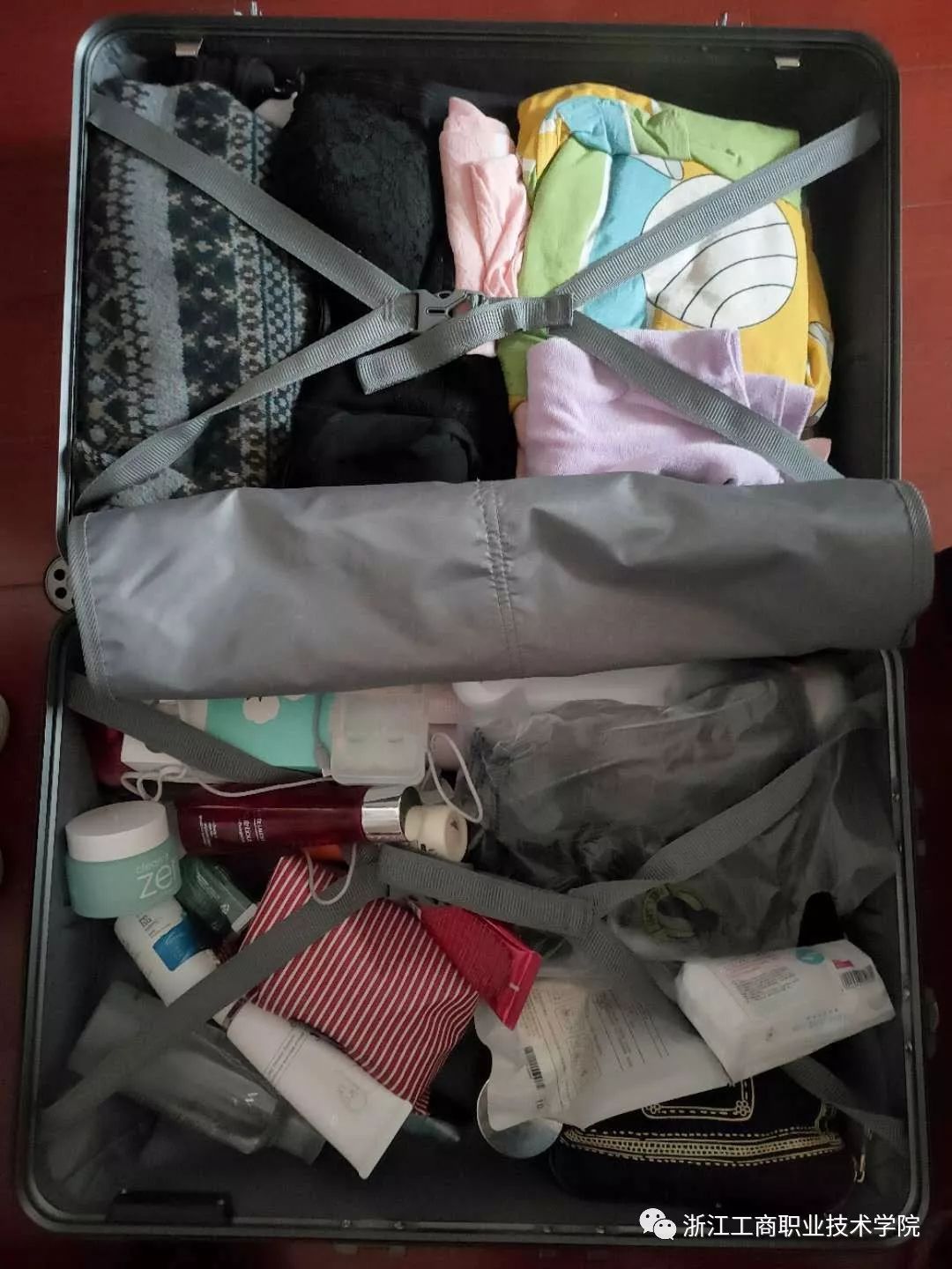 回家啦行李箱物品大曝光你带了什么东西回家呢