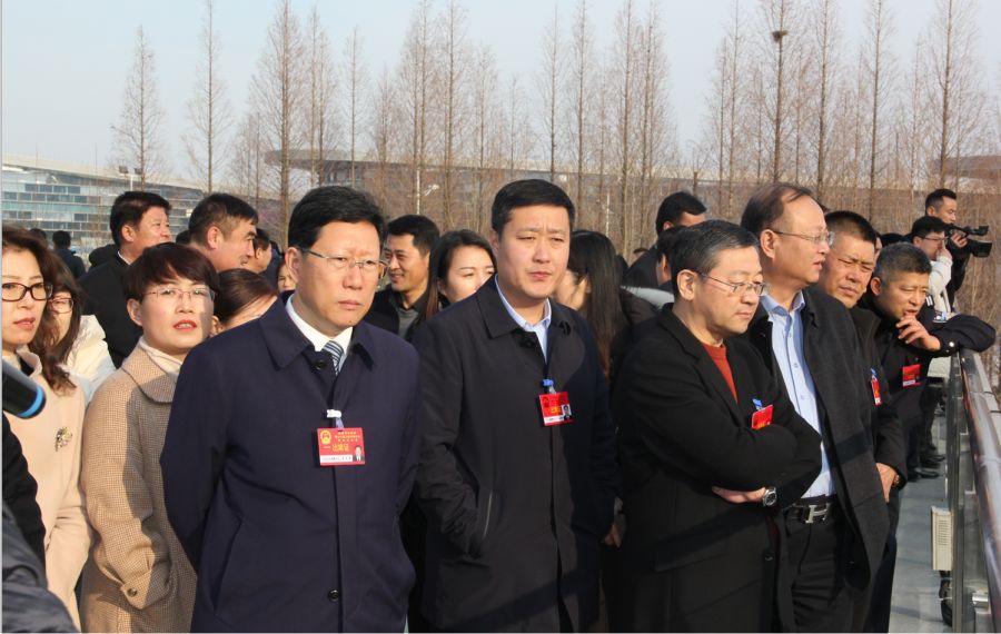 1月9日1月8日,蓝天水岸社区第一书记宋广福,社区书记梁小涵同消防部门