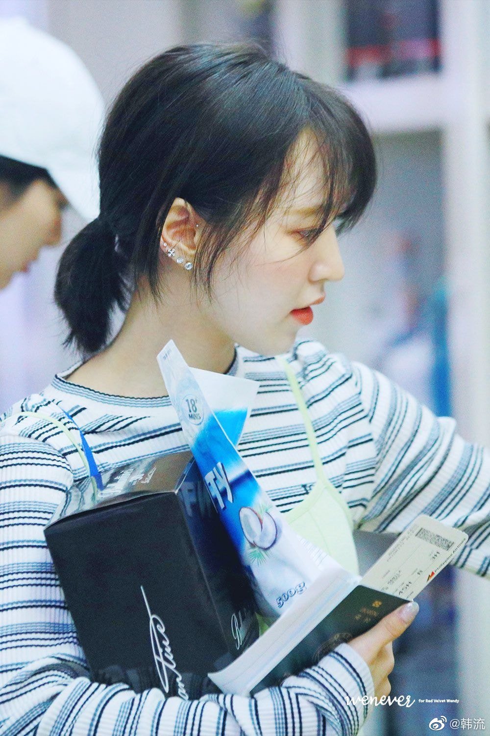 theqoo热议:位置独特又漂亮的wendy的耳洞