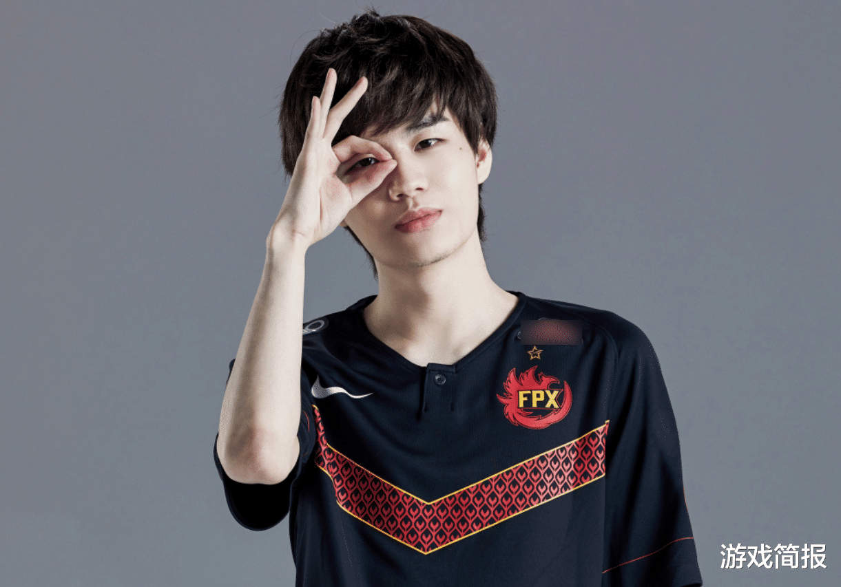 fpx新定妆照刘青松动作可爱lwx变化太大金贡rap起来了