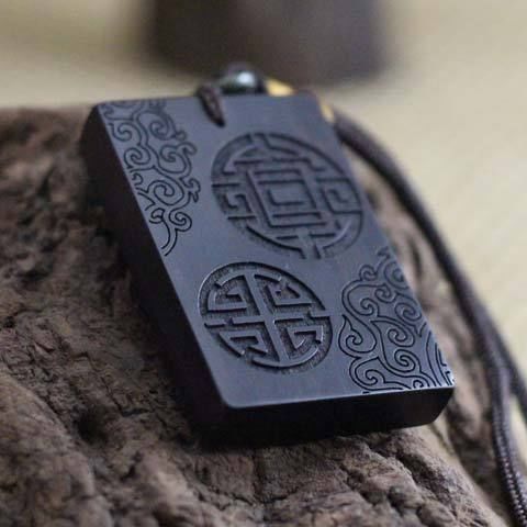 被刘晓庆贴身佩戴的无事牌到底是什么东西?最强护身符就是它!