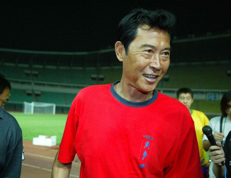 曾直言只有傻子才会去带国足_戚务生