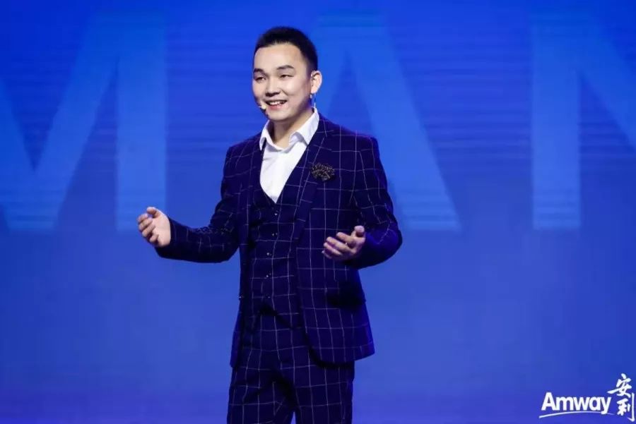 我打开了百度,认识了改变生命轨迹的人,林海峰老师,来到阳光森林跟他