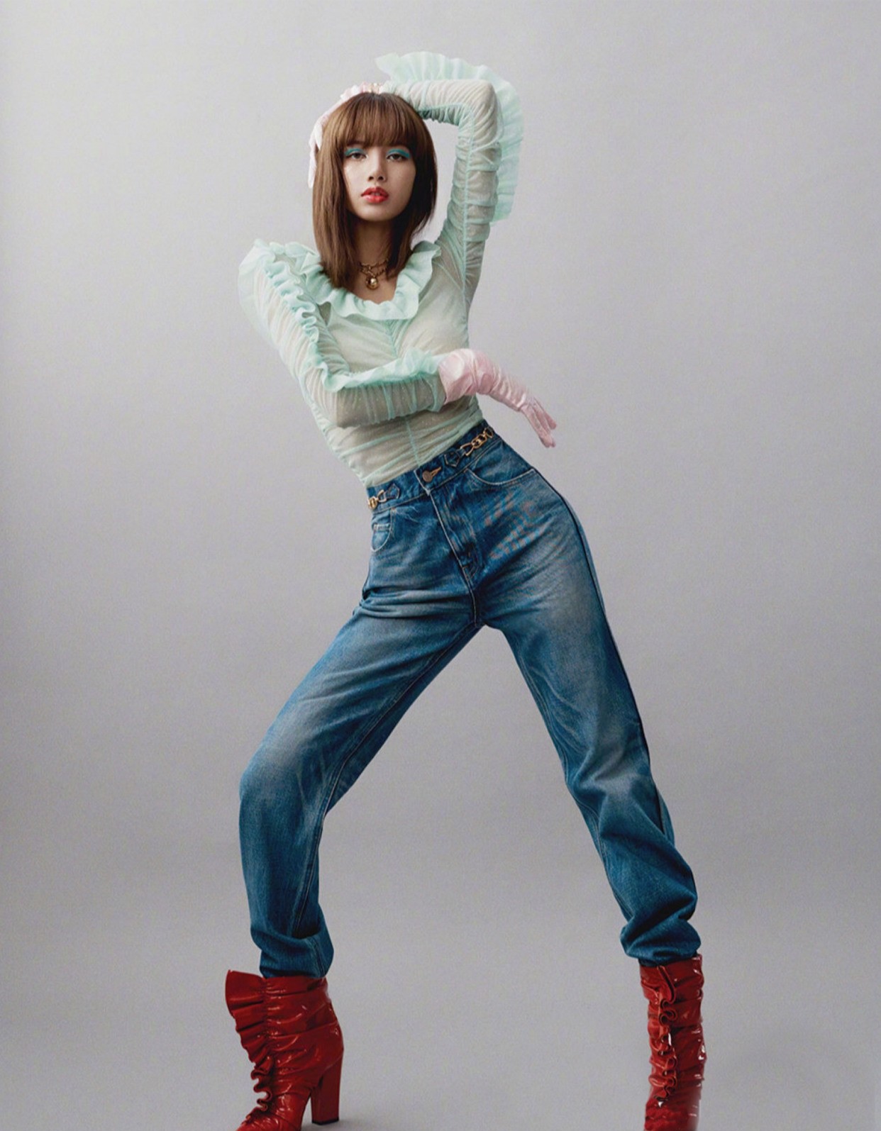 泰国小甜豆lisa太撩了七套造型齐上线玩转时尚色彩