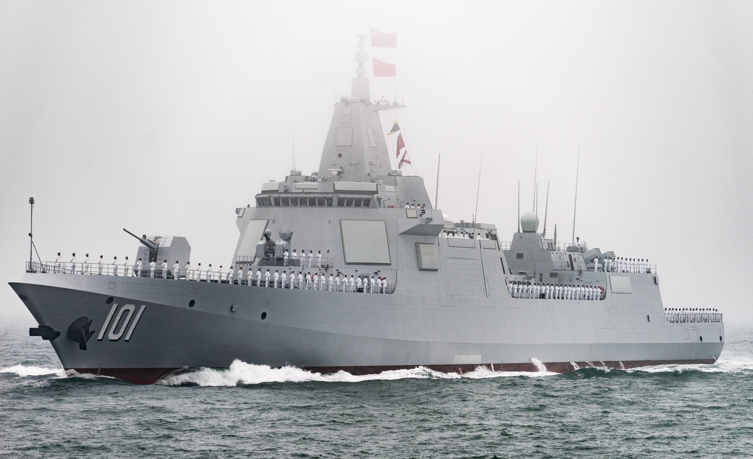 同时,央视还介绍称,055驱逐舰满载排水量达到约1.