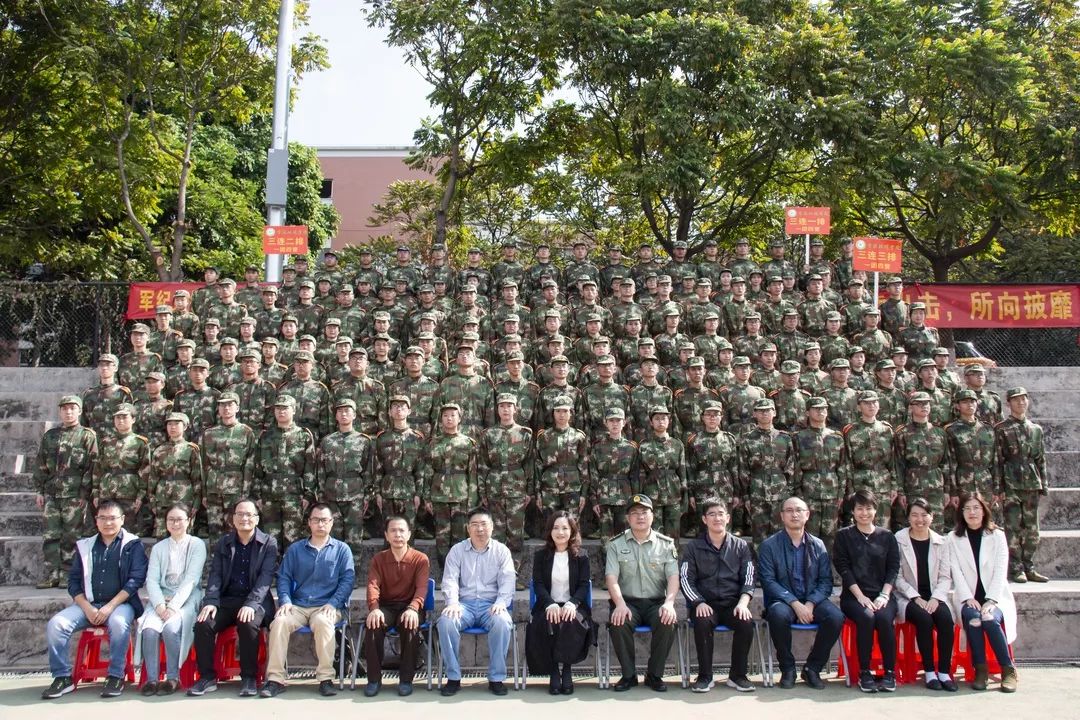 军训合照出炉!快来欣赏自己的迷彩风吧