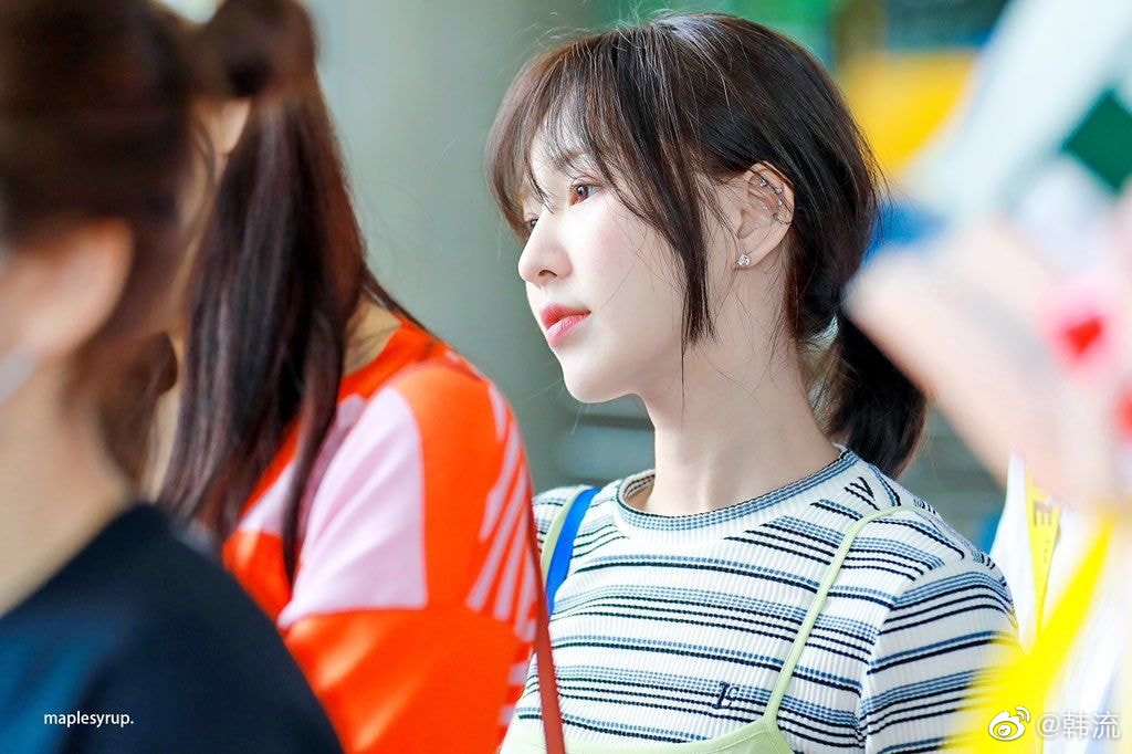 theqoo热议:位置独特又漂亮的wendy的耳洞