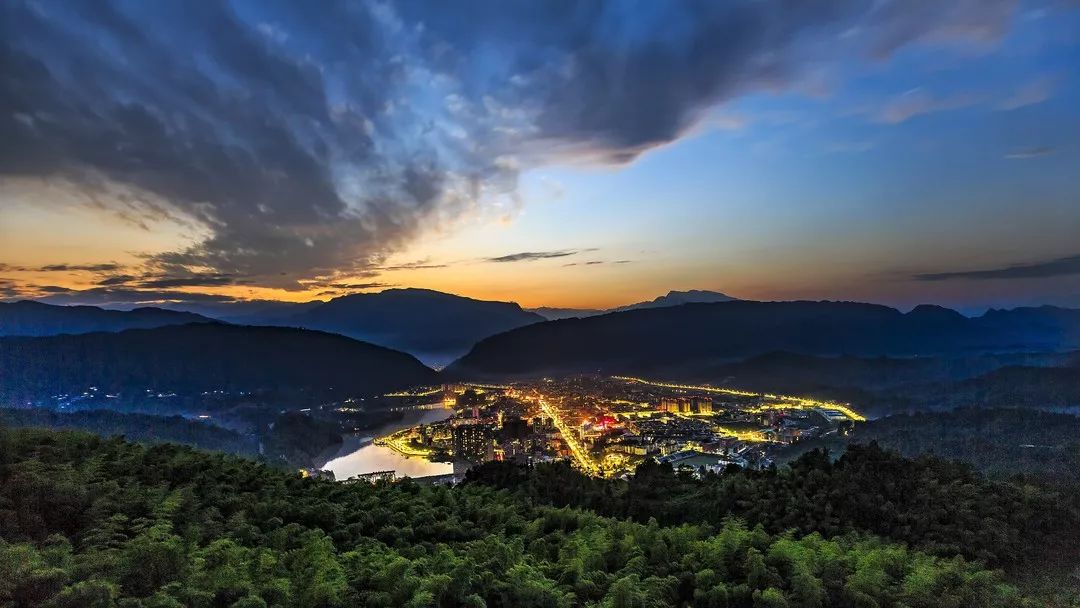 天全县城 余乐摄