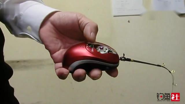 钓友真是神通广大竟然把鼠标改成了自动鱼竿
