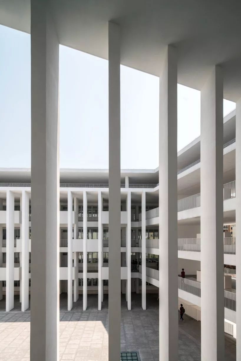 中国,海南,海口寰岛中学 / 迹61建筑事务所_设计