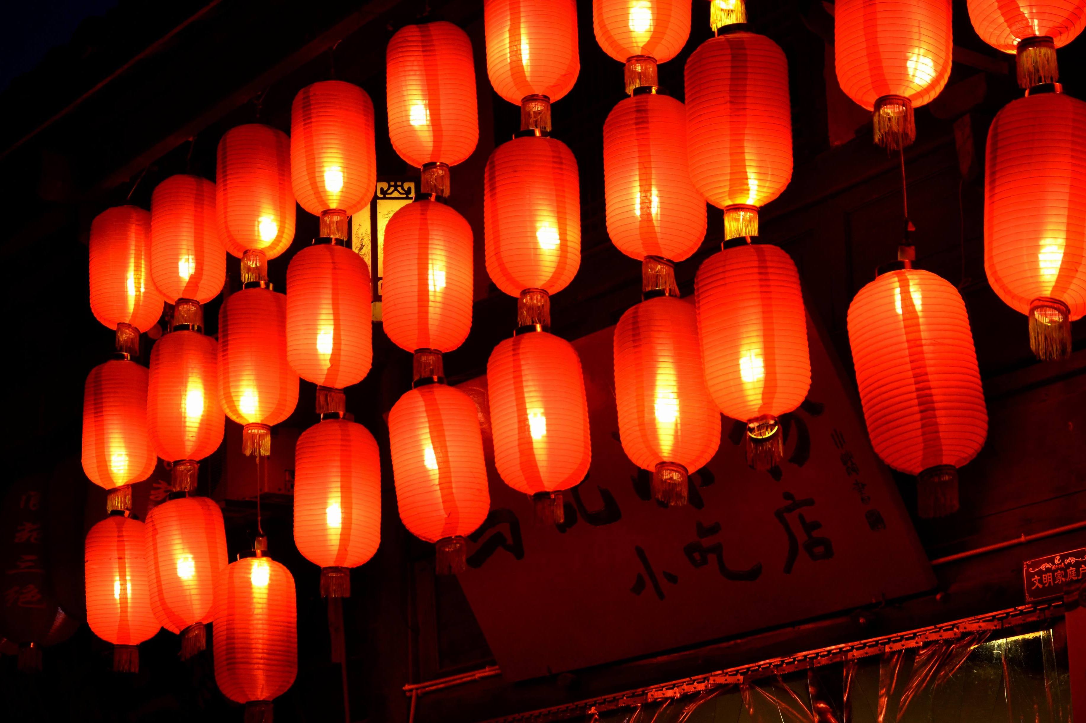 顾家台,骆驼湾在年俗文化节氛围营造上采用了灯笼墙