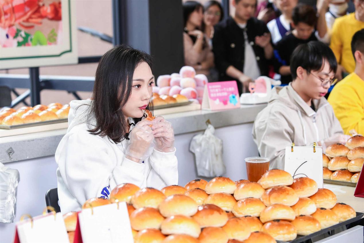 "舌尖上的酷狗"开播,美食博主咘咘迎战"吃货挑战"惊呆网友_直播