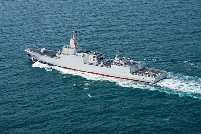 舰都能够搭载多种类型的舰载武器,包括防空导弹,反舰导弹,巡航导弹