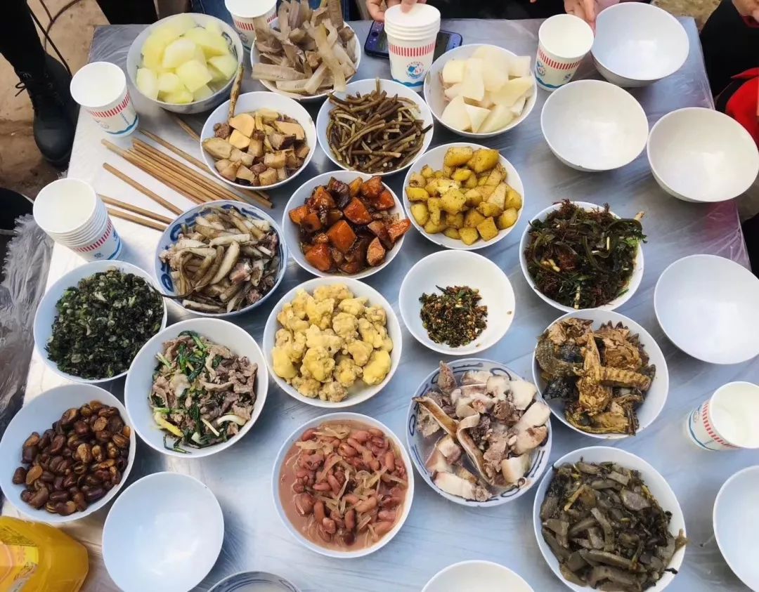 对不起,我要去云南吃"杀猪饭"了