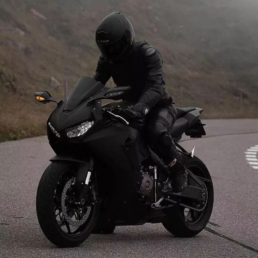 无水印各位暗夜骑士们出门骑车去