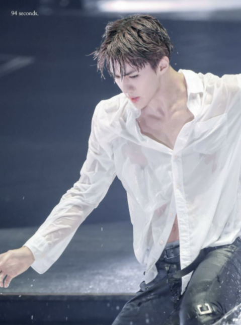 原创肖战入驻微博9年,仅关注一位韩国男团成员,网友:迷弟属性暴露