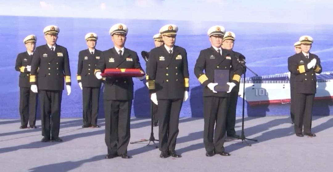 055大驱入列!老搭档担任南昌舰舰长,政委