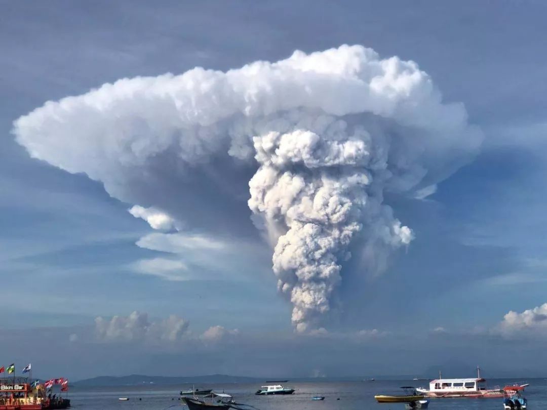 目前,菲律宾火山地震研究所将塔尔火山的预警等级从1级提升至2级 